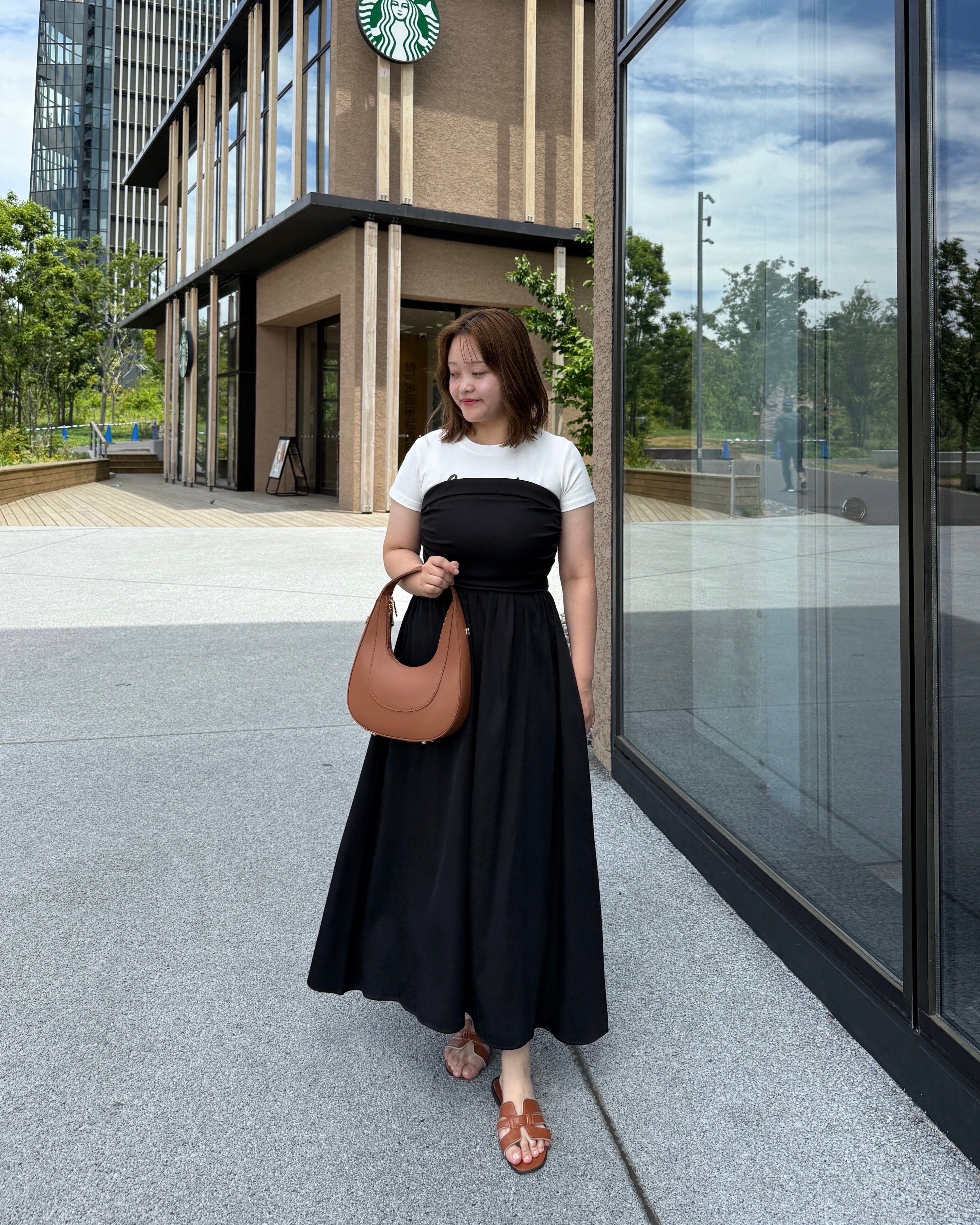 YOKANG ヨーカン ベアトップ ドレス ワンピース ブラック マキシ丈 Chihiro Styling-5 – Maison de Lyla