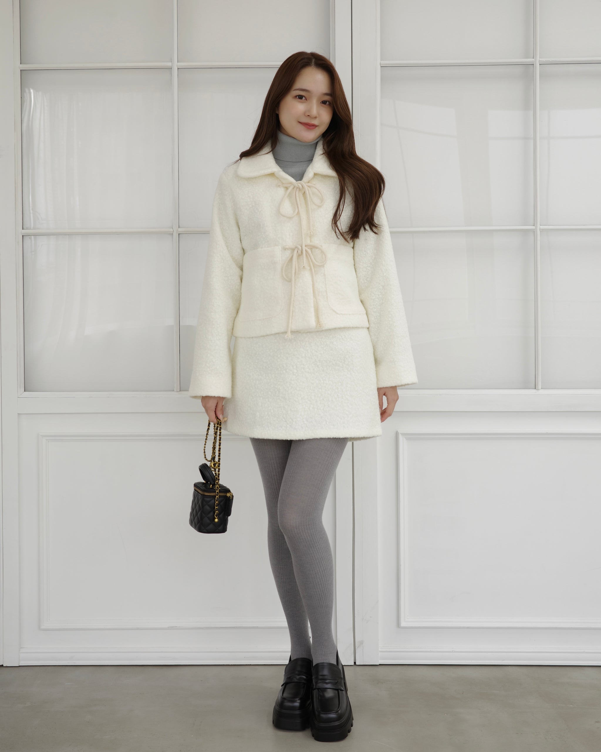 上質を纏う*miumiu*コットンとスエードのミニスカート ナチュラル コットンとスエードのミニスカート | Miu Miu