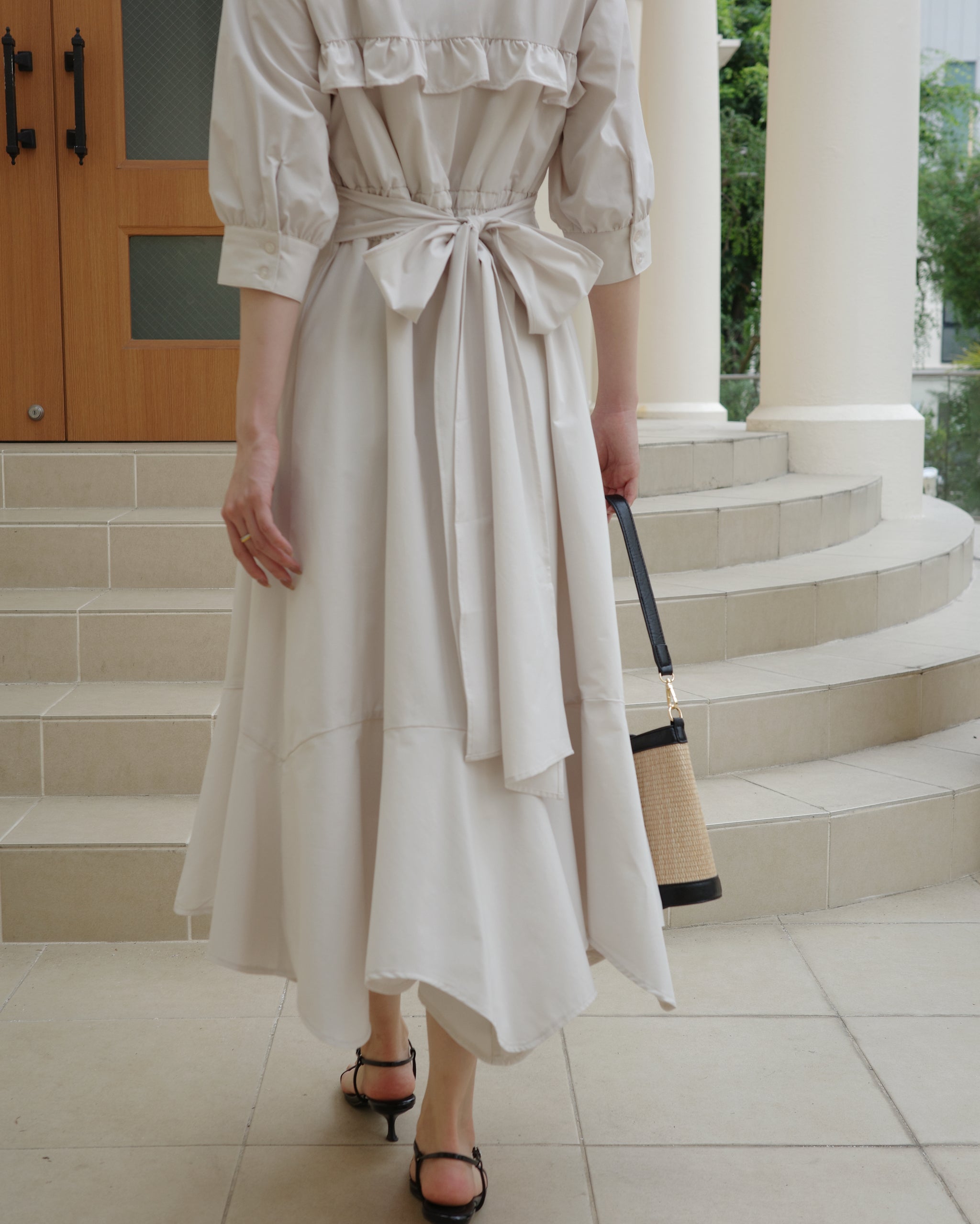 【美品】 N°21 コットン シャツワンピース フリル リボン ベージュ 36 フリルリボンシャツワンピース – Maison de Lyla
